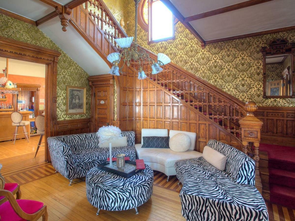 M&M Victorian Bed And Breakfast Marinette Екстер'єр фото
